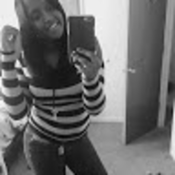 Meet your Posher, Nautica - Picture 1 of 1